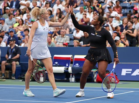 Siniakova and Townsend, US Open QF (Getty)